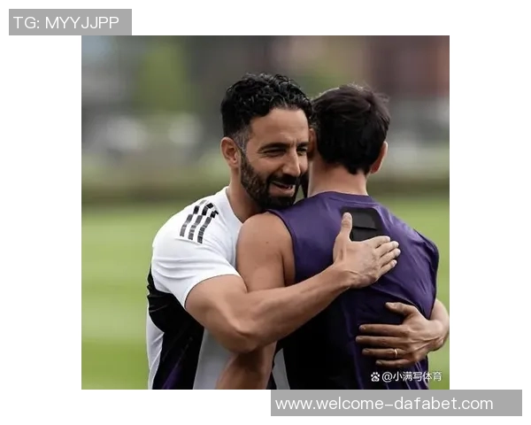 姆伯莫热情邀请法国母校学生莅临曼市参观老特拉福德与卡灵顿基地